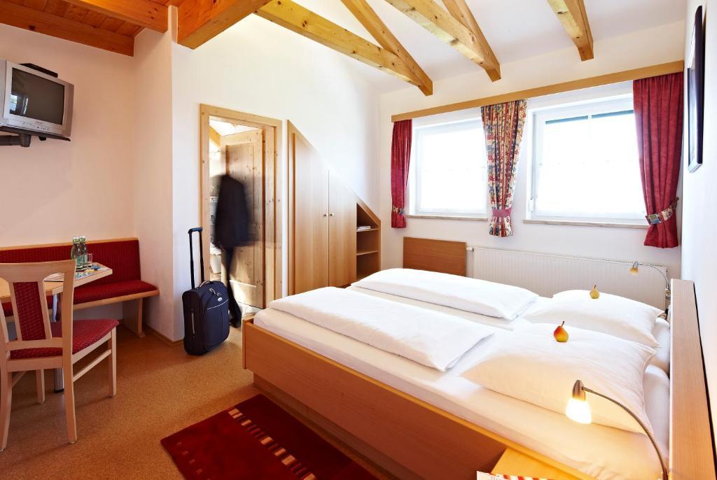 Pension Jageredt Nussbach Exterior photo